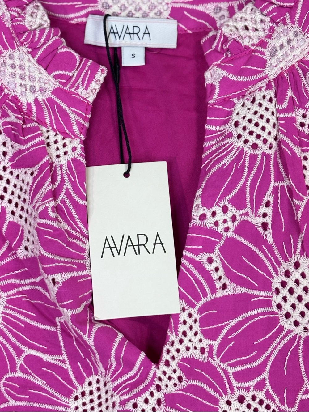 Avara Pink Floral Embroidered Shift Dress NWT Statement Boutique Small - Picture 2 of 6